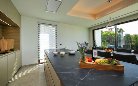 Abnorma: Indretning, Gulvbelægning, Møbel, Countertop, Etage, Køkken, Køkken & Spisebord, Cabinetry, Loft, Glas