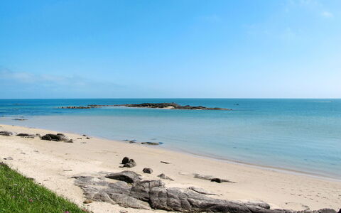Au Coin des 3 Feux: Himmel, Blå, Vand, Strand, Vandressourcer, Krop Af Vand, Naturligt Miljø, Kyst, Horisont, Coastal Og Oceaniske Landskabsformer