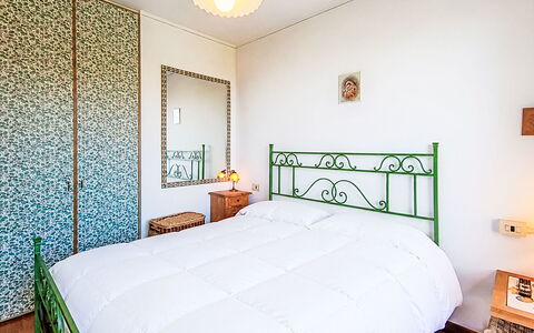 Casa Prais: Seng, Soveværelse, Indretning, Sengetøj, Sengetøj, Gulvbelægning, Etage, Møbel, Sengetøj, Loft