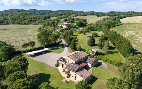 Tuscan Hamlet Relais Piettorri: Græs, Almindeligt, Græs-, Landskab, Hus, Estate, Hjem, Land Lot, Landdistrikt