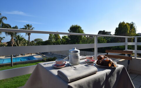 Villa le Palme, Marina di Ragusa: Møbel, Udendørs Møbler, Skygge, Stol, Udvej, Svømmepøl, Eco Hotel, Landscaping, Udendørs Bord