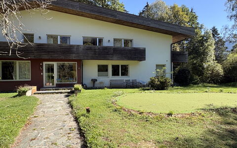 Afritz am See 9: Blå, Træ, Møbel, Hjem, Udendørs Møbler, Stol, Skygge, Altan, Bejdse, Eco Hotel
