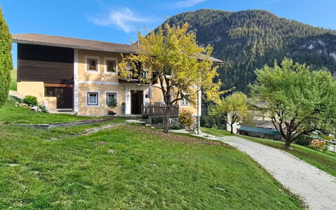 Villa Maria: Blå, Træ, Møbel, Hjem, Udendørs Møbler, Stol, Skygge, Altan, Bejdse, Eco Hotel