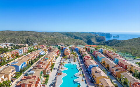 Pueblo de la Paz: Blå, Træ, Møbel, Hjem, Udendørs Møbler, Stol, Skygge, Altan, Bejdse, Eco Hotel