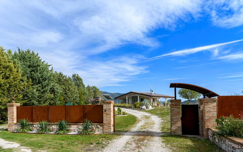 Dimora Montefalcone 8, Emma Villas: Hjem, Landdistrikt, Sommerhus, Skygge, Indkørsel, Estate, Have, Landscaping, Stuehus, Gård
