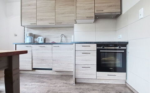 Murmel: Gulvbelægning, Cabinetry, Træ, Møbel, Etage, Indretning, Countertop, Køkken Apparat, Skuffe, Køkken