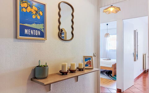 Le Georges V: Svømmepøl, Udvej, Hotel, Skygge, Villa, Altan, Eco Hotel, Ferieby, Luftfotografering