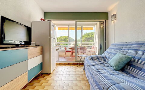 La Lagune: Indretning, Møbel, Lejlighed, Etage, Altan, Stol, Bejdse, Design, Stueplante