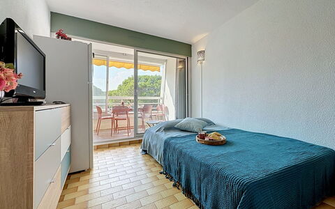 La Lagune: Gulvbelægning, Etage, Indretning, Lejlighed, Bejdse, Skygge, Stol, Hårdttræ, Altan, Hotel