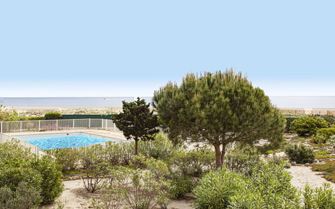 Mykonos: Himmel, Træ, Urban Design, Plante, Boligområde, Ejendom, Landskab, Tag, City, Fritid