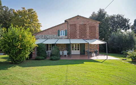 Villa Fontine: Ejendom, Hus, Hjem, Ejendom, Bygning, Sommerhus, Estate, Stuehus, Land Lot, Arkitektur