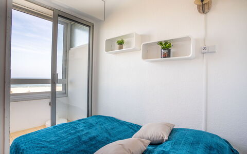 Canet-Plage 710: Bygning, Ejendom, Møbel, Komfort, Vindue, Azure, Træ, Textile, Belysning, Indretning