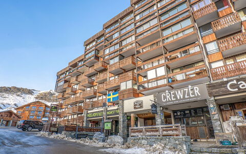 Glacieres 22: Himmel, Bygning, Vindue, Hus, Sne, Urban Design, Træ, Ejerlejlighed, Boligområde