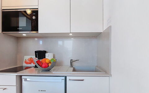Glacieres 22: Køkken, Køkken Apparat, Countertop, Cabinetry, Større Bandage, Køkkenvask, Husholdningsapparat, Indretning, Håndvask, Møbel