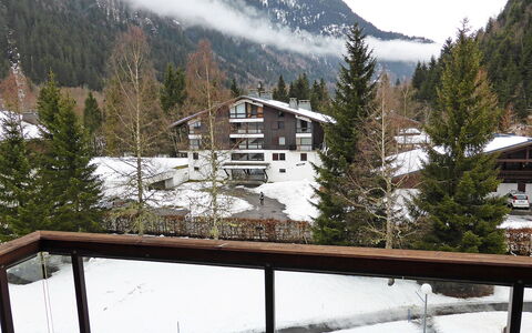 Les Contamines 300: Sne, Ejendom, Himmel, Bjerg, Hældning, Træ, Krop Af Vand, Vindue, Sky, Biome