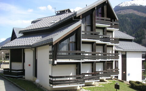 Le Brûlaz: Hus, Ejendom, Arkitektur, Bygning, Hjem, Tag, Ejendom, Facade, Sidespor, Sommerhus