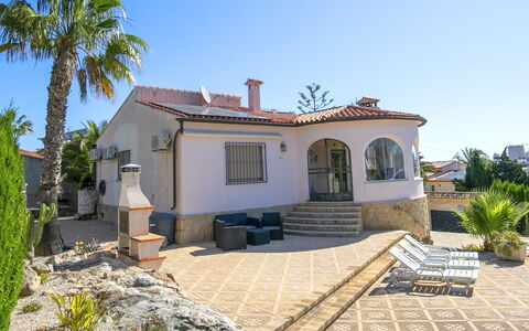 Jara: Estate, Hacienda, Villa, Altan