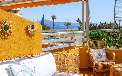 Calpe Calp 178: Orange, Møbel, Udendørs Møbler, Skygge, Udvej, Eco Hotel, Blomsterkrukke, Stol, Altan, Stueplante