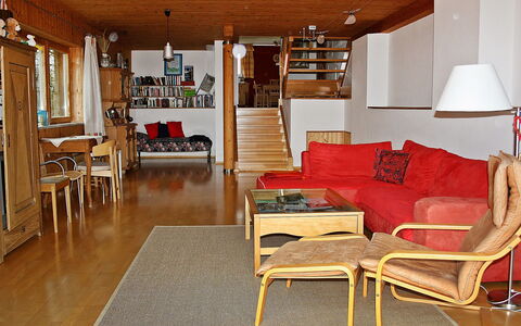 Geinberg 100: Værelse, Stue, Møbel, Indretning, Ejendom, Bygning, Etage, Hårdttræ, Loft, Hus