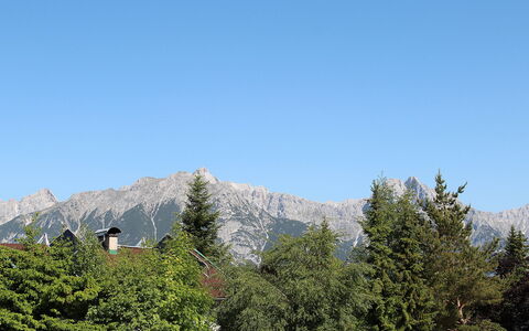 Seefeld in Tirol 202: Himmel, Bjerg, Træ, Hældning, Naturlige Landskab, Plante, Lærk, Evergreen, Bjergrige Landskabsformer, Landskab