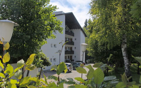 Seefeld in Tirol 100: Plante, Bygning, Himmel, Vindue, Grøn, Træ, Sky, Hus, Naturlige Landskab, Land Lot