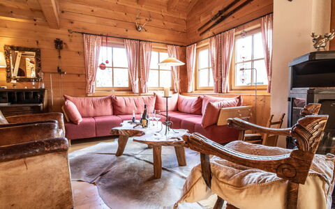 Königsleiten 2: Møbel, Couch, Træ, Vindue, Indretning, Etage, Gulvbelægning, Stue, Bord, Bygning