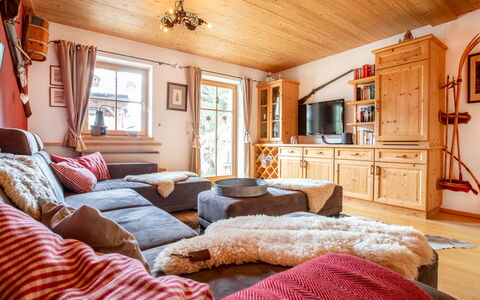 Königsleiten 2: Ejendom, Cabinetry, Billedramme, Vindue, Træ, Komfort, Belysning, Bygning, Indretning, Arkitektur
