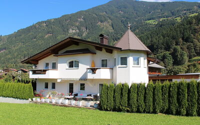 Kaltenbach 471: Plante, Bygning, Himmel, Ejendom, Bjerg, Naturlige Landskab, Hus, Træ, Land Lot, Vegetationen