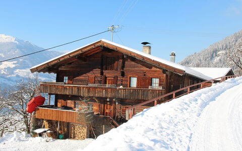 Hochzillertalblick: Sne, Vinter, Bjerg, Ejendom, Hill Station, Hus, Bjergkæde, Piste, Skisportssted, Bjælkehytte