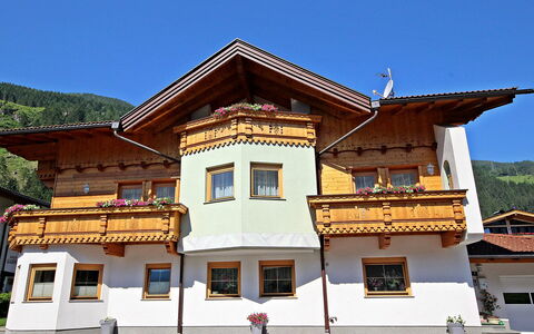 Marina: Himmel, Ejendom, Bygning, Vindue, Fritid, Træ, Facade, Ejendom
