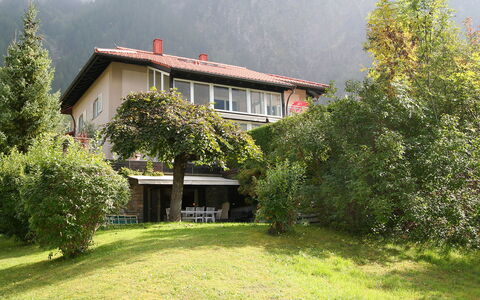 Casa Hubertus: Plante, Bygning, Ejendom, Vindue, Bjerg, Træ, Naturlige Landskab, Hus, Himmel, Land Lot
