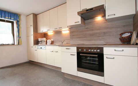 Haslwanter: Countertop, Ejendom, Værelse, Cabinetry, Køkken, Møbel, Indretning, Bygning, Etage, Hus