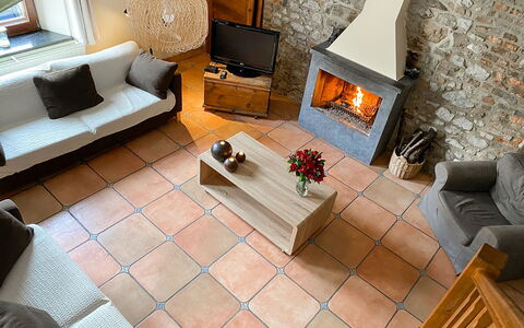 La Bastide: Couch, Billedramme, Ejendom, Komfort, Indretning, Bord, Studio Couch, Orange, Stueplante, Stue