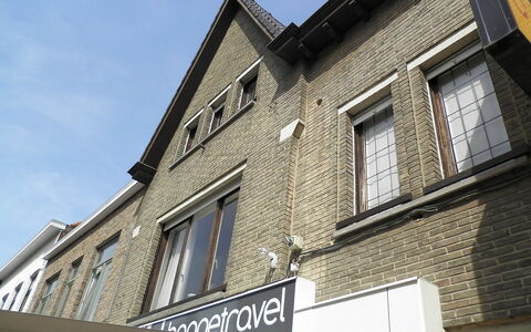 Poperinge: Ejendom, Hus, Bygning, Arkitektur, Ejendom, Hjem, Kvarter, Facade, Tag, Skiltning