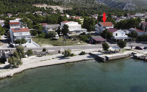 Starigrad-Paklenica 120: Vand, Bygning, Ejendom, Plante, Hus, Træ, Sø, Landskab, Boligområde, Bjerg