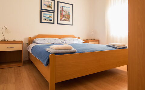 Dada: Soveværelse, Seng, Møbel, Værelse, Bed Frame, Madras, Sengetøj, Ejendom, Etage, Væg