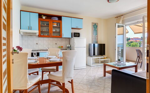 Novigrad (Zadar) 100: Møbel, Ejendom, Vindue, Bord, Stol, Cabinetry, Orange, Billedramme, Countertop, Arkitektur