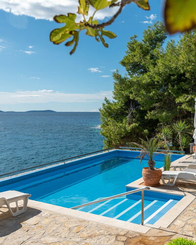 Trogir Okrug Gornji 320