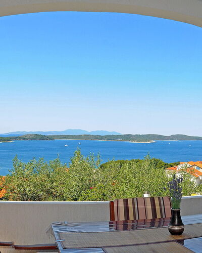 Hvar Hvar 100
