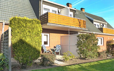 Norddeich 340: Plante, Himmel, Bygning, Ejendom, Vindue, Hus, Land Lot, Græs, Sommerhus, Træ