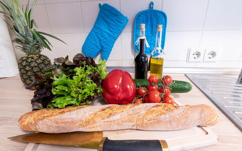 Schonerweg: Mad, Bordservice, Plade, Ingrediens, Bord, Køkken, Countertop, Naturlige Fødevarer, Fad