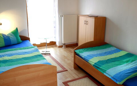 Ichenheim 120: Møbel, Bygning, Ejendom, Komfort, Azure, Træ, Textile, Indretning, Hus, Bed Frame
