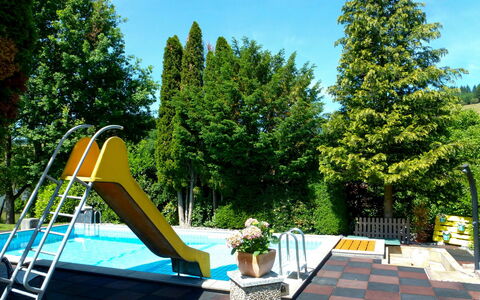 Pension Himmelsbach: Plante, Himmel, Ejendom, Natur, Blomsterkrukke, Azure, Udendørs Møbler, Skygge, Træ, Arkitektur