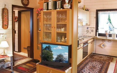 Tennenbronn 100: Cabinetry, Ejendom, Møbel, Bygning, Træ, Vindue, Reoler, Hylde, Indretning, Stol