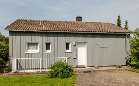 Hochwald: Plante, Bygning, Himmel, Ejendom, Sky, Vindue, Dør, Hus, Land Lot