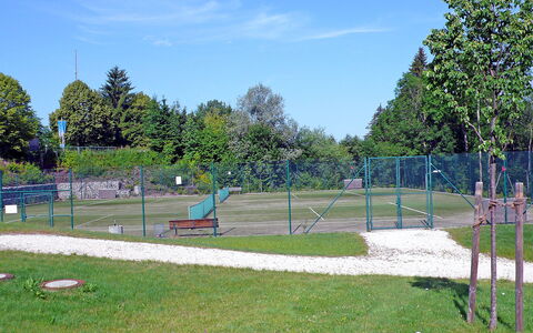Siegsdorf 100: Offentlige Rum, Have, Legepladsudstyr, Parkere, Lawn, Skygge, Landscaping, Mesh, Trådhegn, Hegn