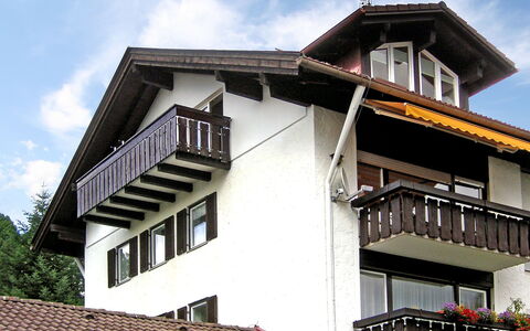 Panorama: Himmel, Sky, Bygning, Vindue, Træ, Hus, Plante, Urban Design, Kvarter, Sommerhus