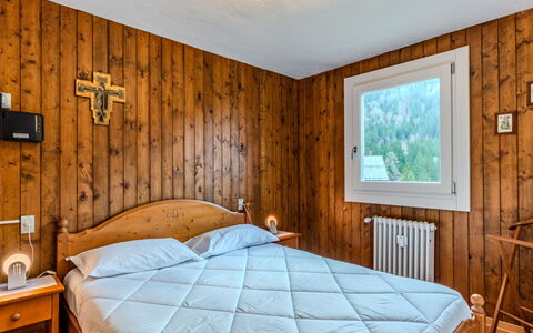 Madonna di Campiglio 1: Træ, Hjem, Bejdse, Hårdttræ, Sommerhus, Soveværelse, Bjælkehytte, Planke, Sengetøj, Seng
