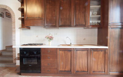 Querce 200.1: Cabinetry, Countertop, Møbel, Værelse, Køkken, Ejendom, Skab, Bejdse, Håndvask, Flise