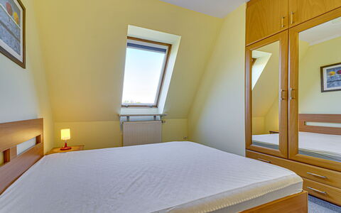 Czarodziejska: Træ, Seng, Indretning, Soveværelse, Etage, Gulvbelægning, Loft, Belysning, Værelse, Bed Frame